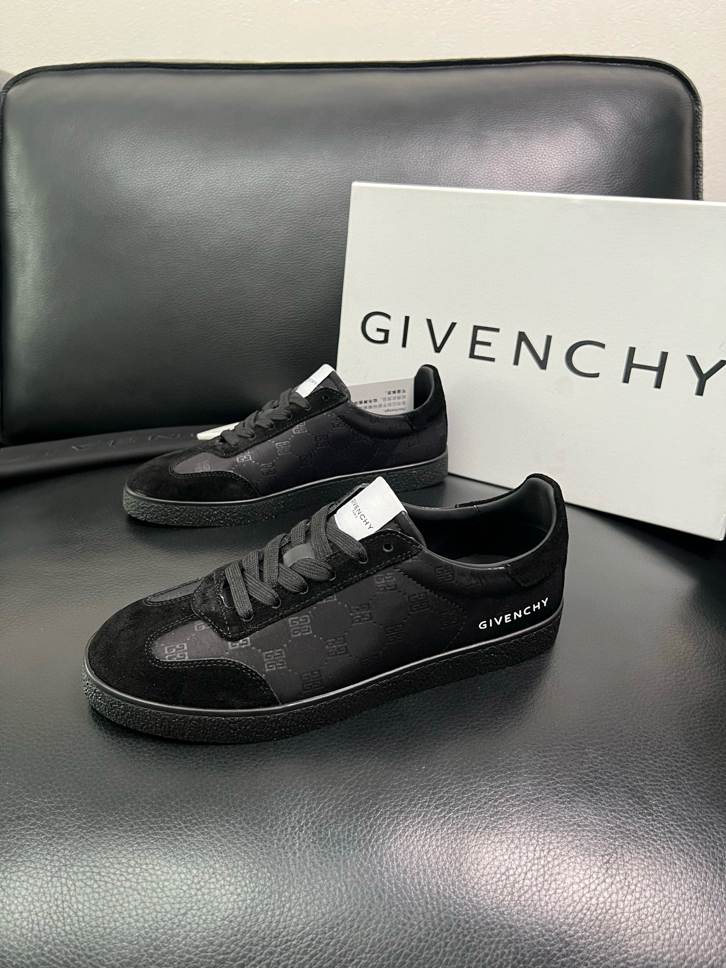 지방시 Givenchy 스니커즈
