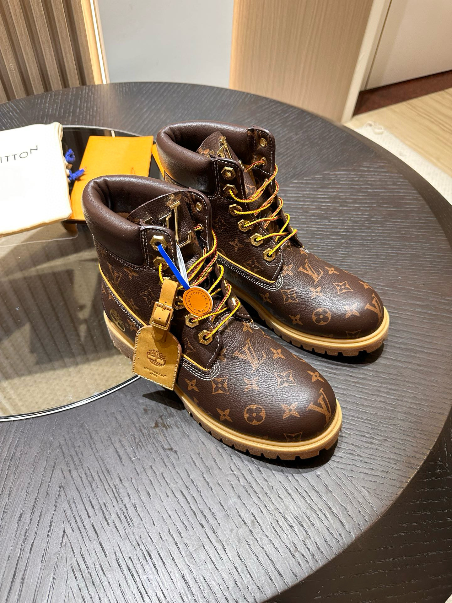 루이비통 Louis Vuitton Ranger 앵클 부츠