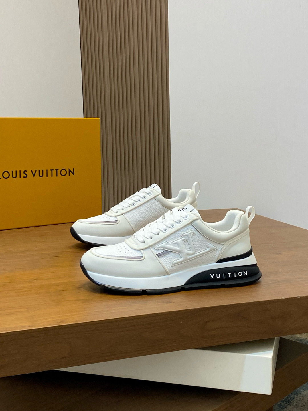 루이비통 Louis Vuitton Trainer 스니커즈