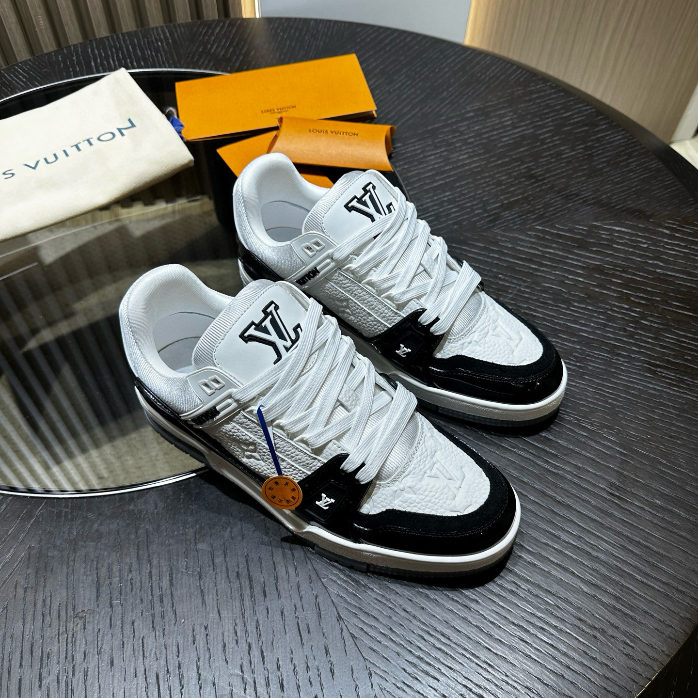 루이비통 Louis Vuitton Trainer 스니커즈