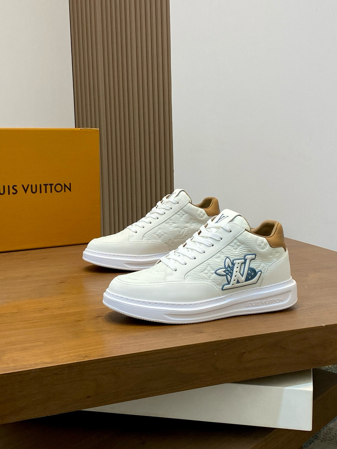 루이비통 Louis Vuitton 스니커즈