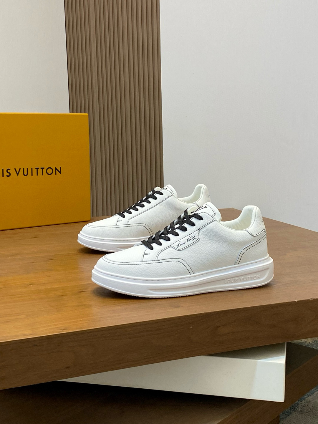 루이비통 Louis Vuitton 스니커즈