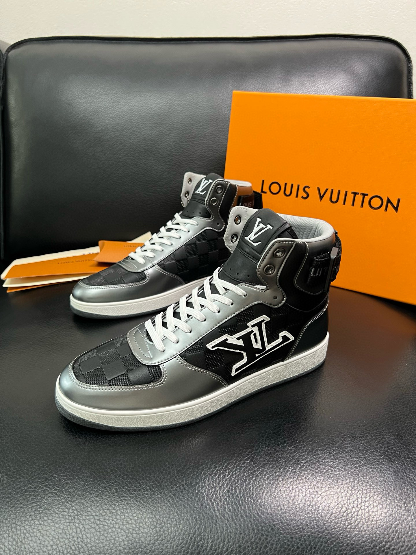 루이비통 Louis Vuitton 스니커즈