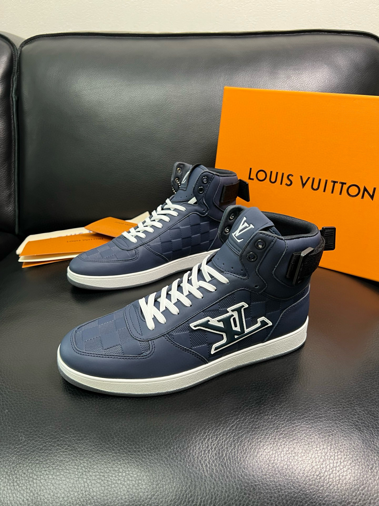 루이비통 Louis Vuitton 스니커즈