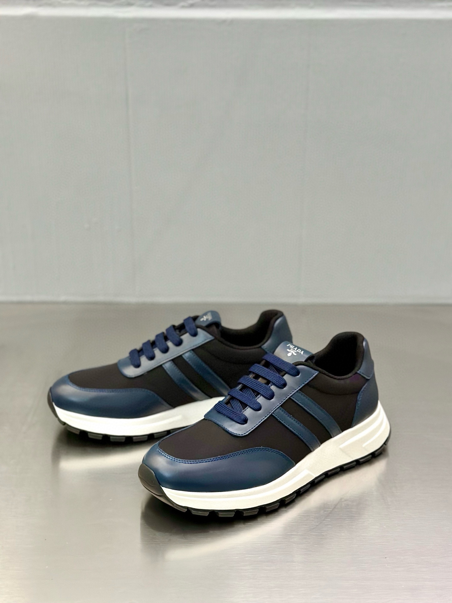 프라다 Prada 스니커즈