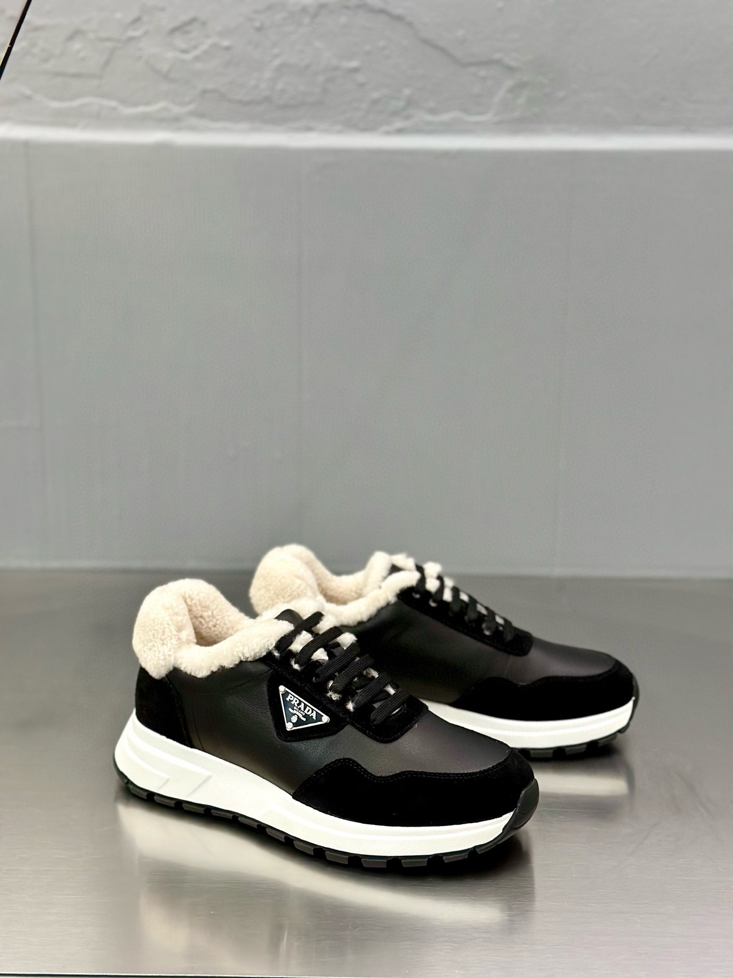 프라다 Prada 스니커즈