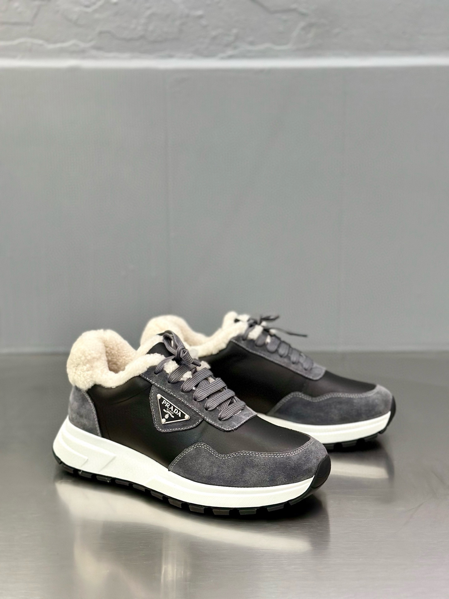 프라다 Prada 스니커즈
