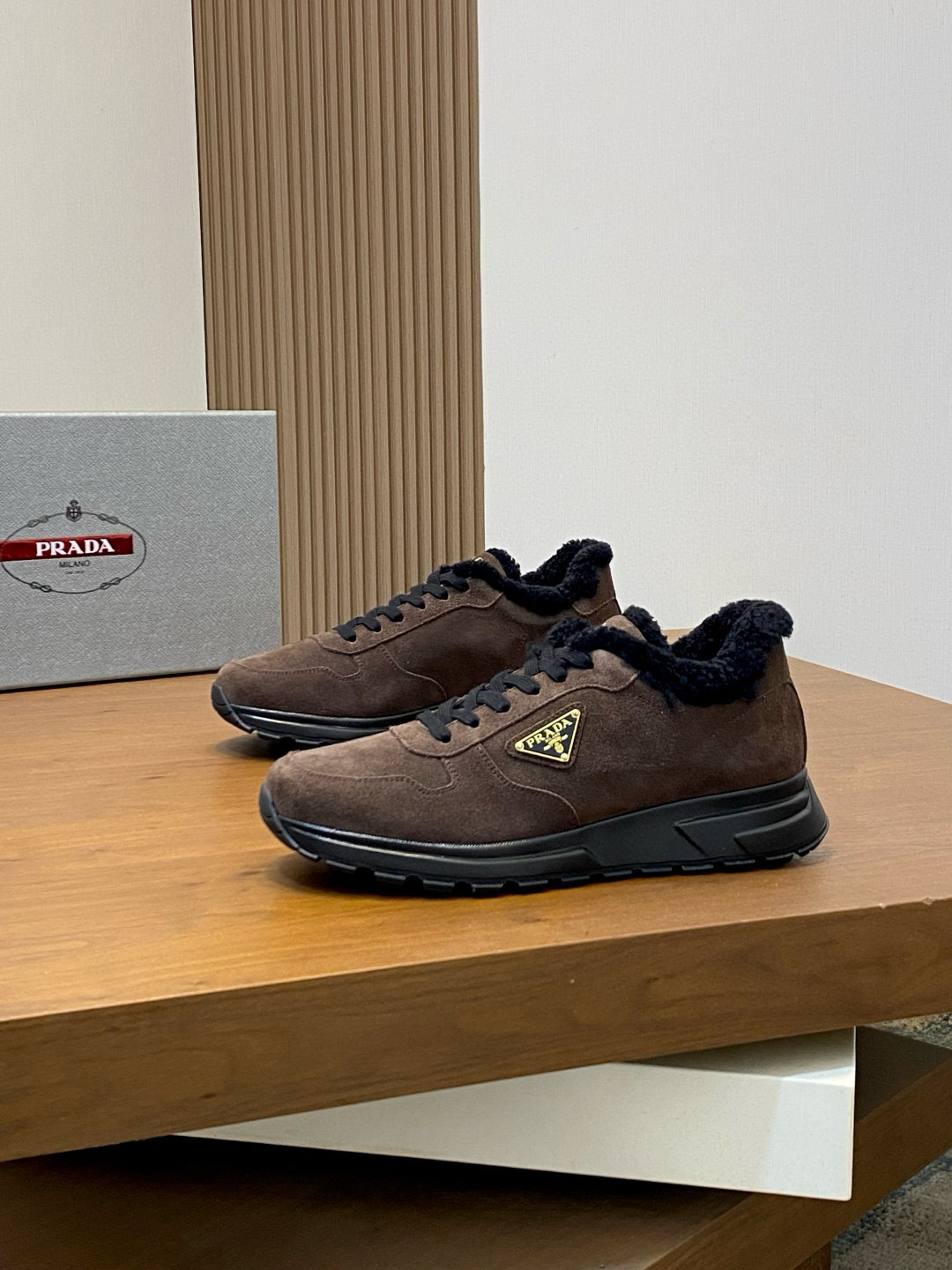 프라다 Prada 스니커즈