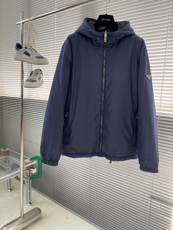 프라다 Prada 양면 패딩。