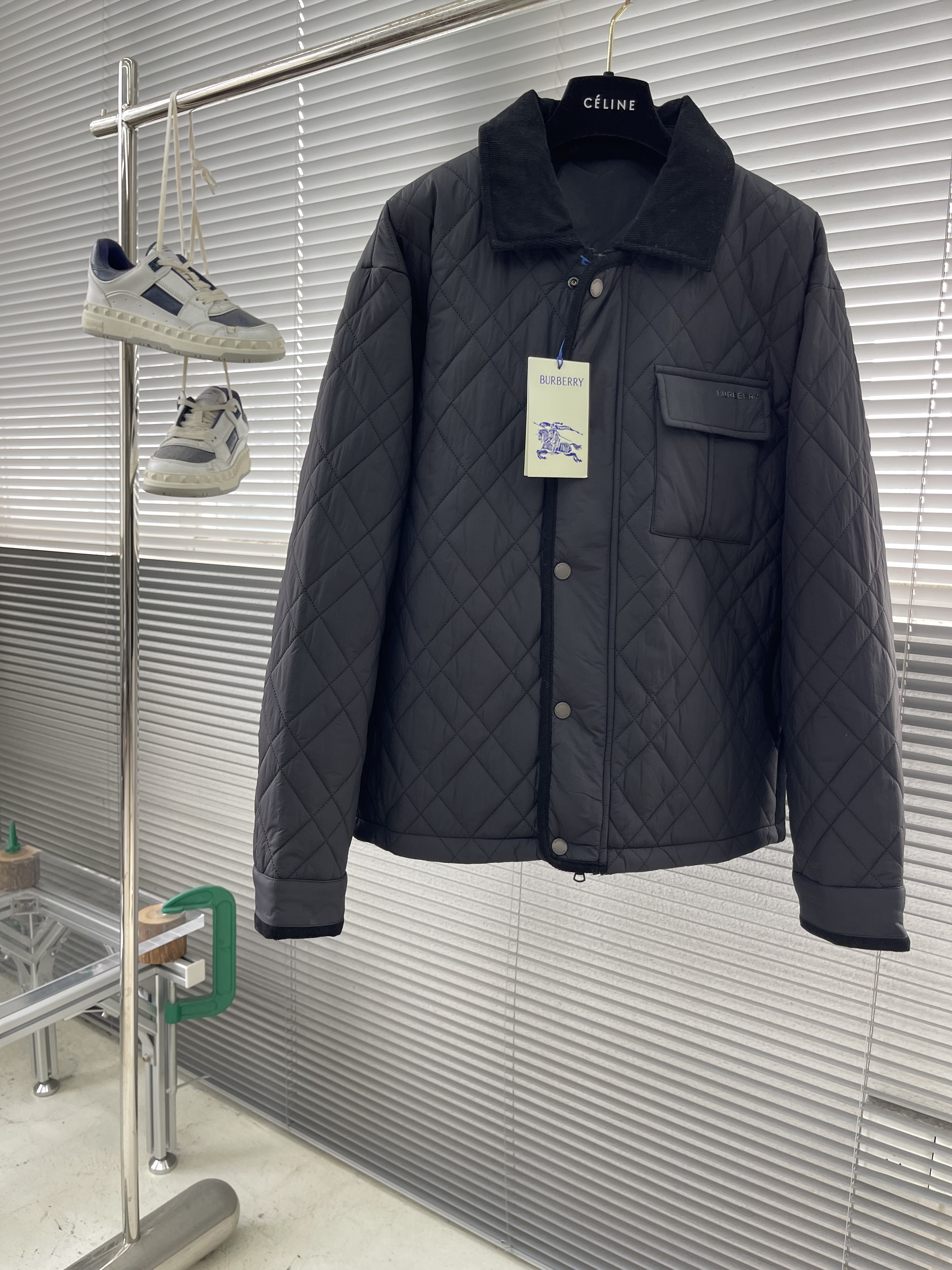 버버리 Burberry 패딩.