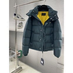 프라다 Prada 다운재킷。