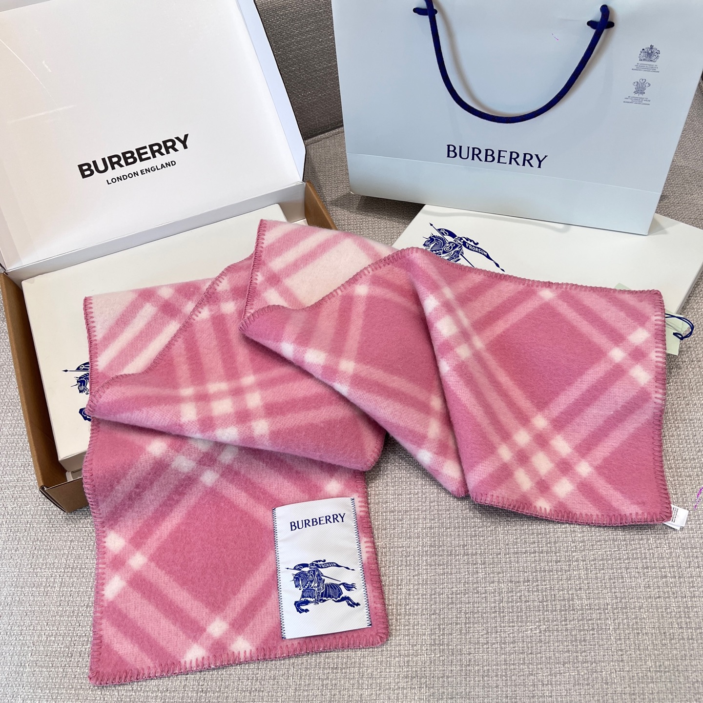 버버리 Burberry 캐시미어 케이프 182×30CM