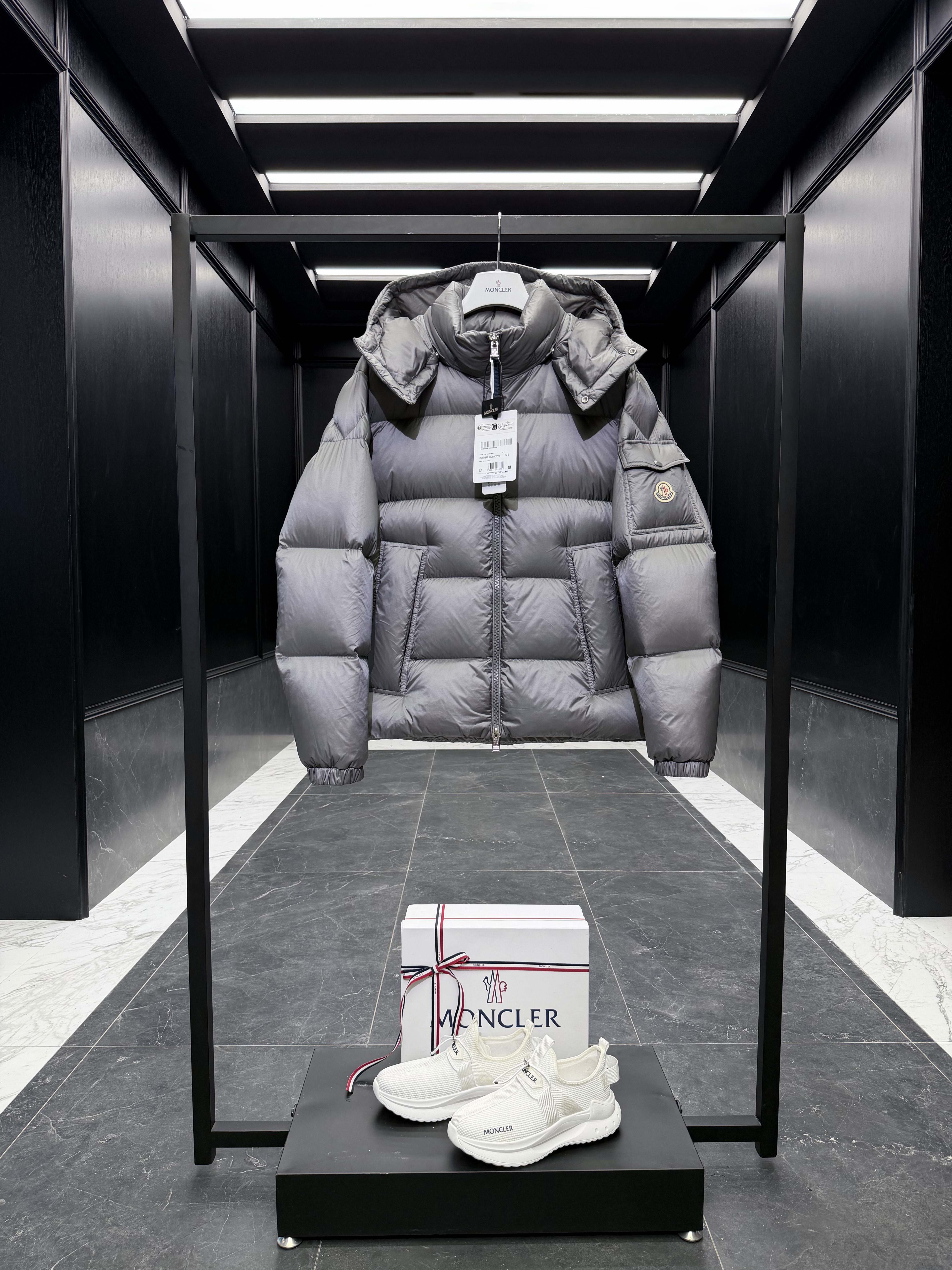 몽클레어 Moncler Couyere 다운재킷。