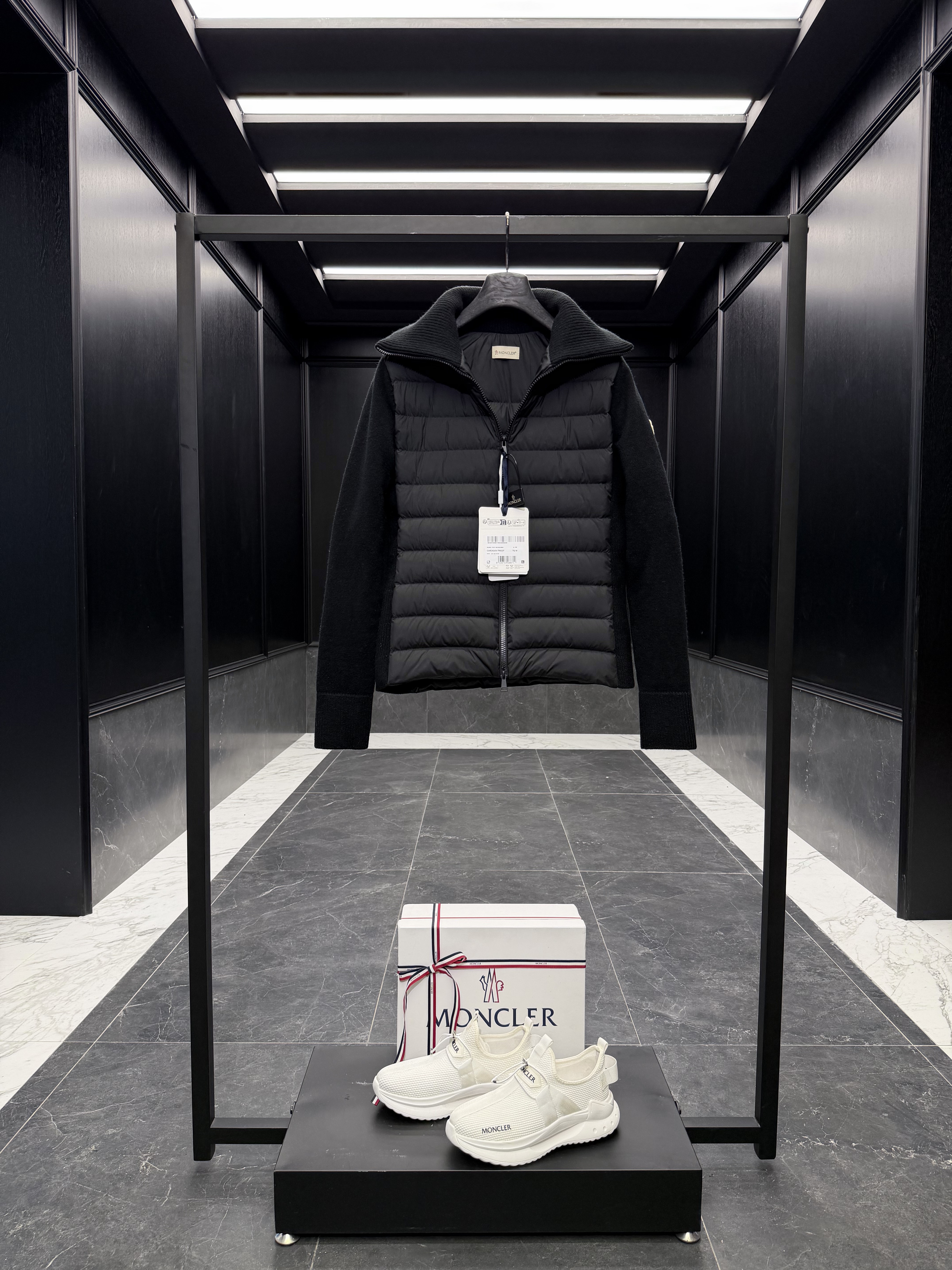 몽클레어 Moncler Cardigan Tricot808  니트 패딩。