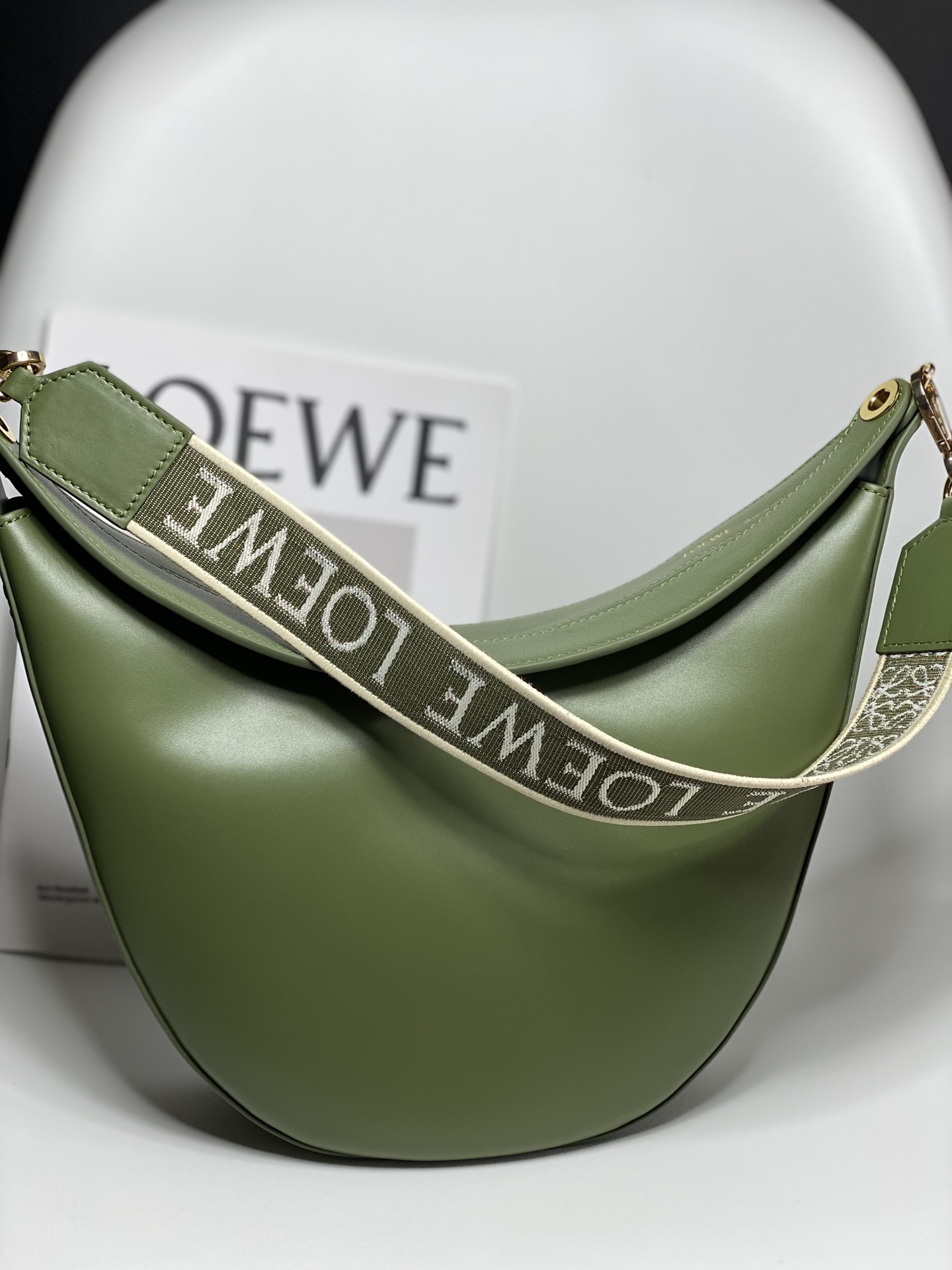 로에베 Loewe 3070 Luna Bag in Satin Calfskin and Jacquard