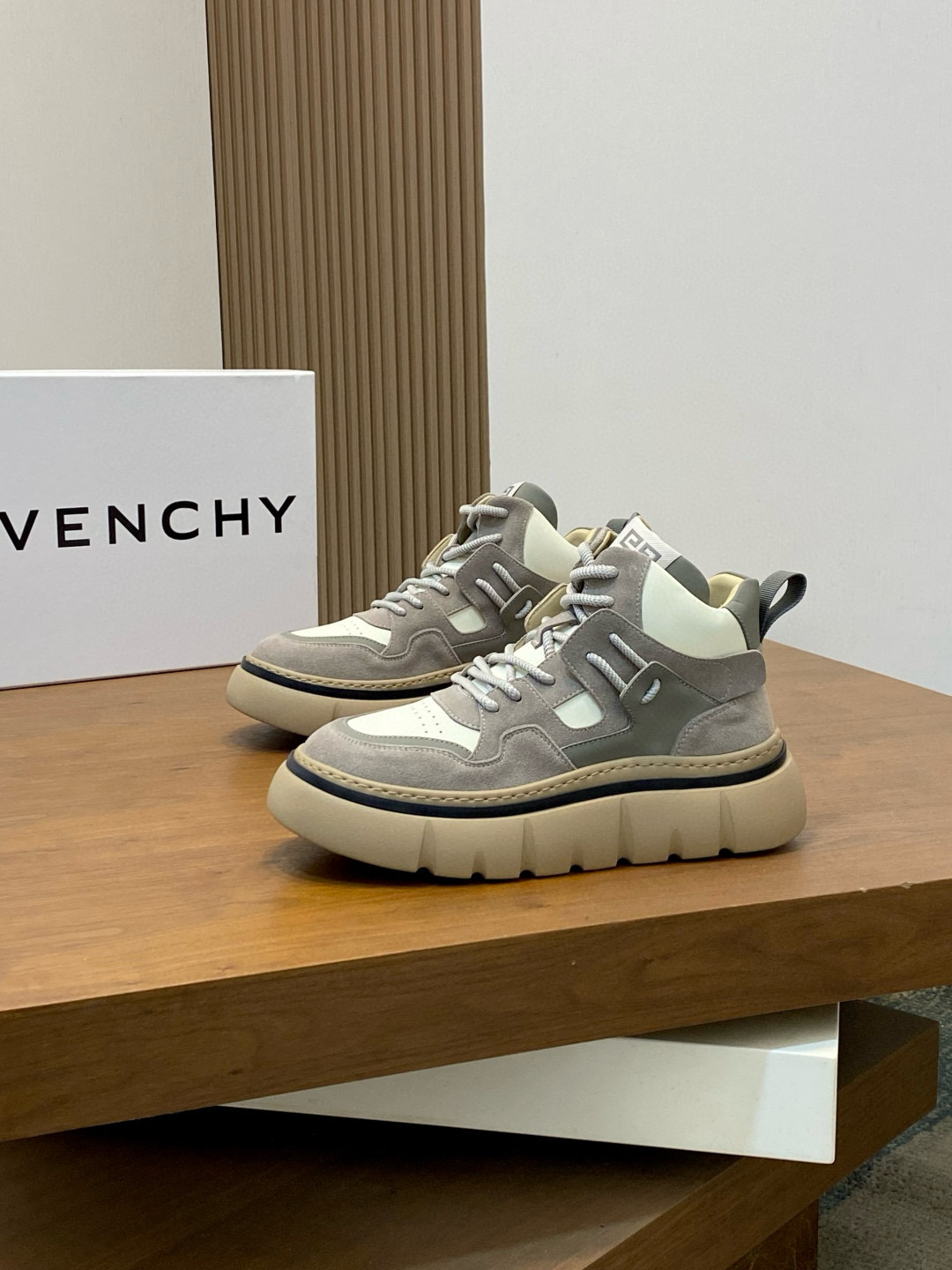 지방시 Givenchy 스니커즈