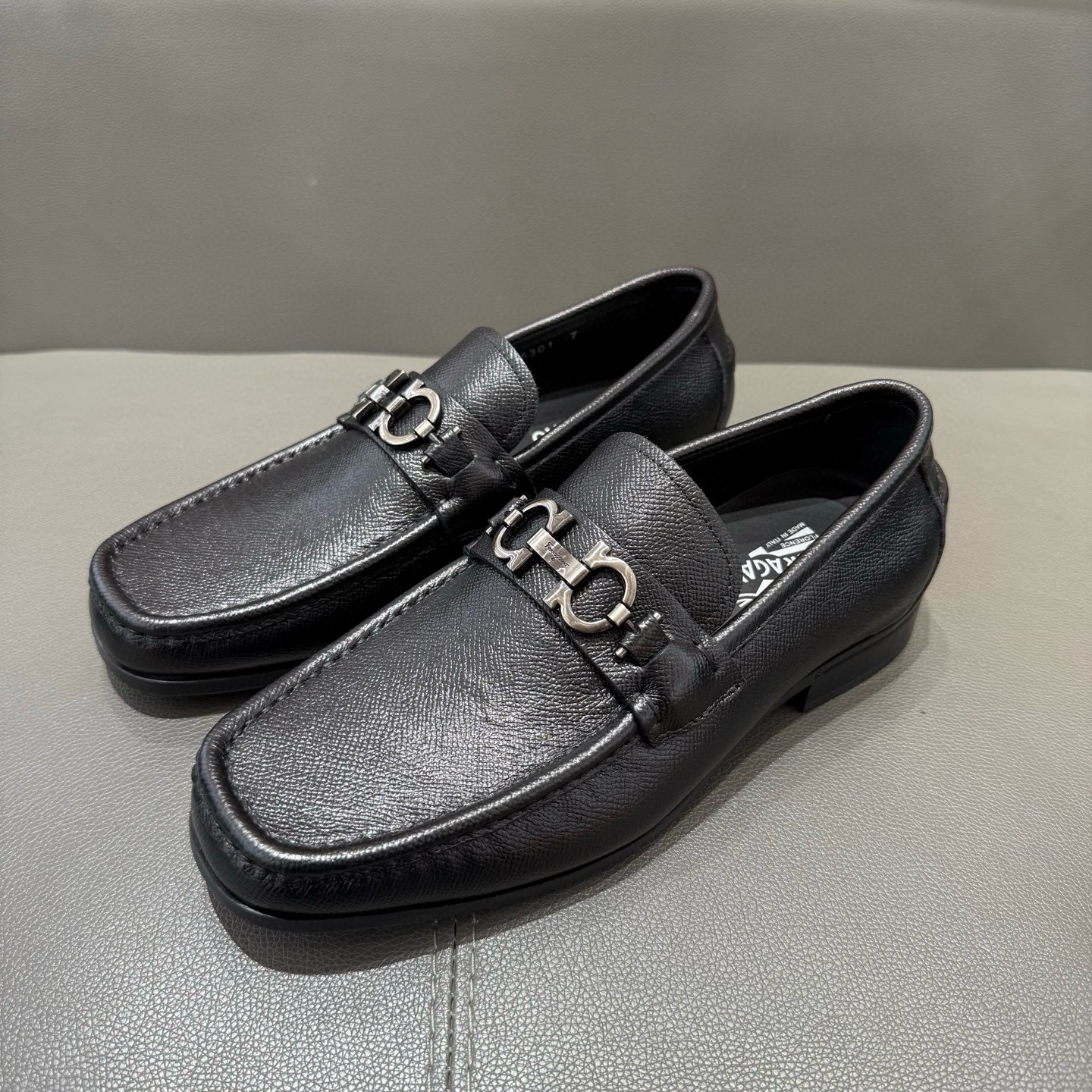 살바토레 페라가모 Salvatore Ferragamo 로퍼 슈즈