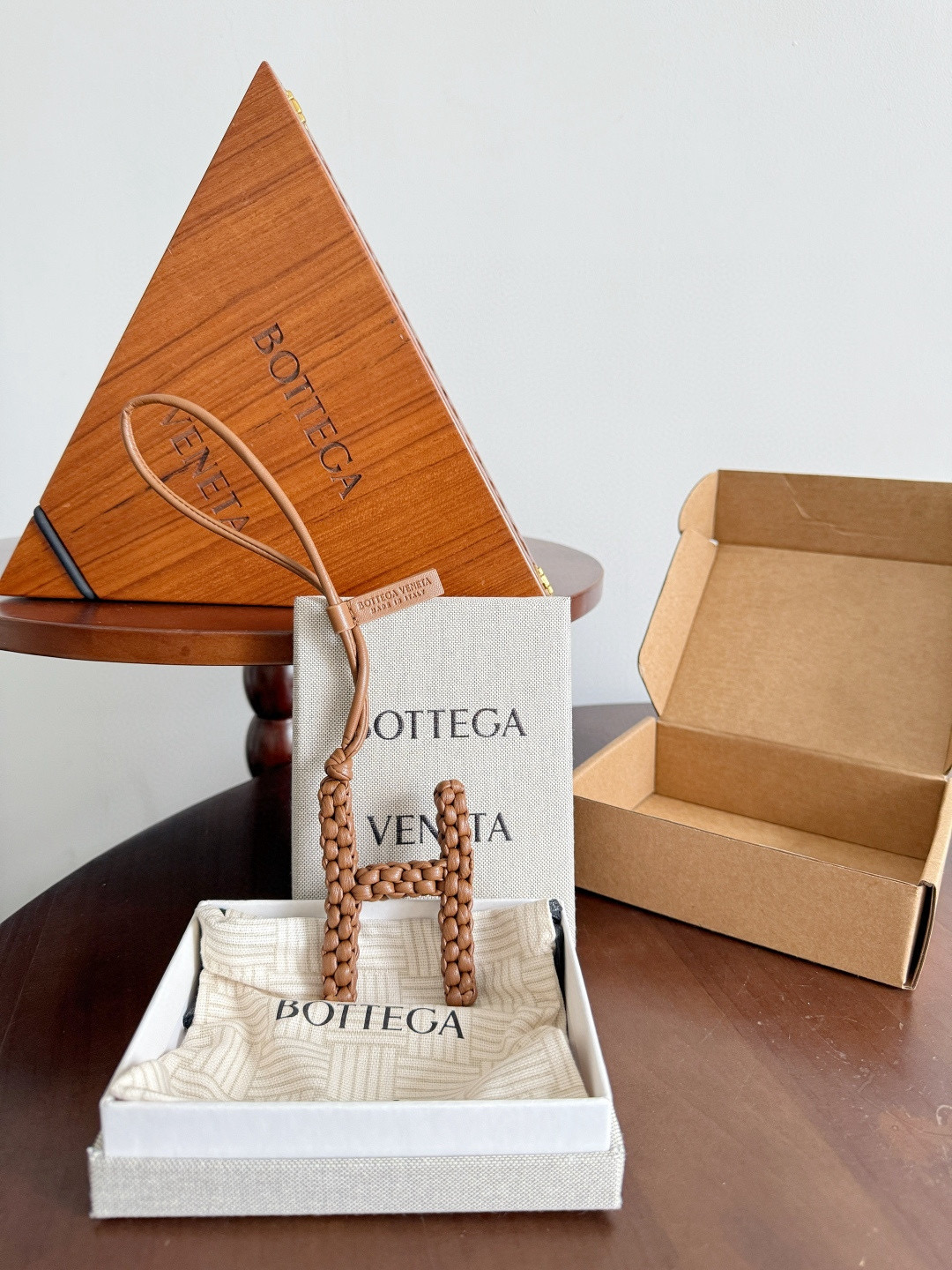 보테가베네타 Bottega Veneta 레터 H 참