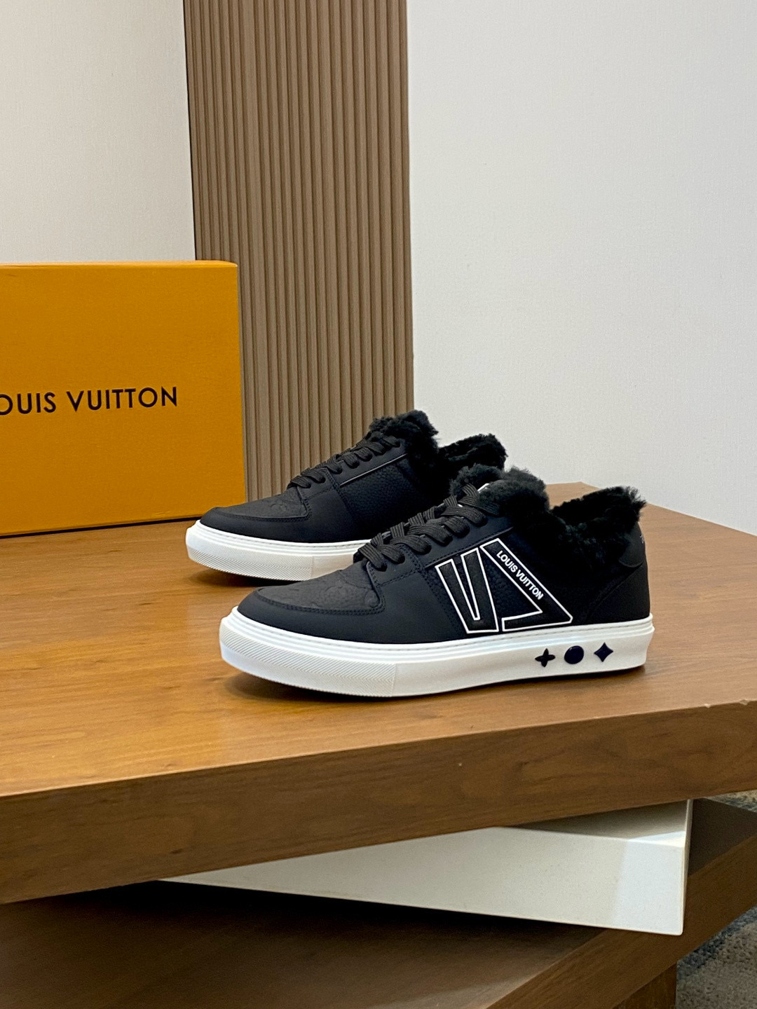 루이비통 Louis Vuitton 스니커즈