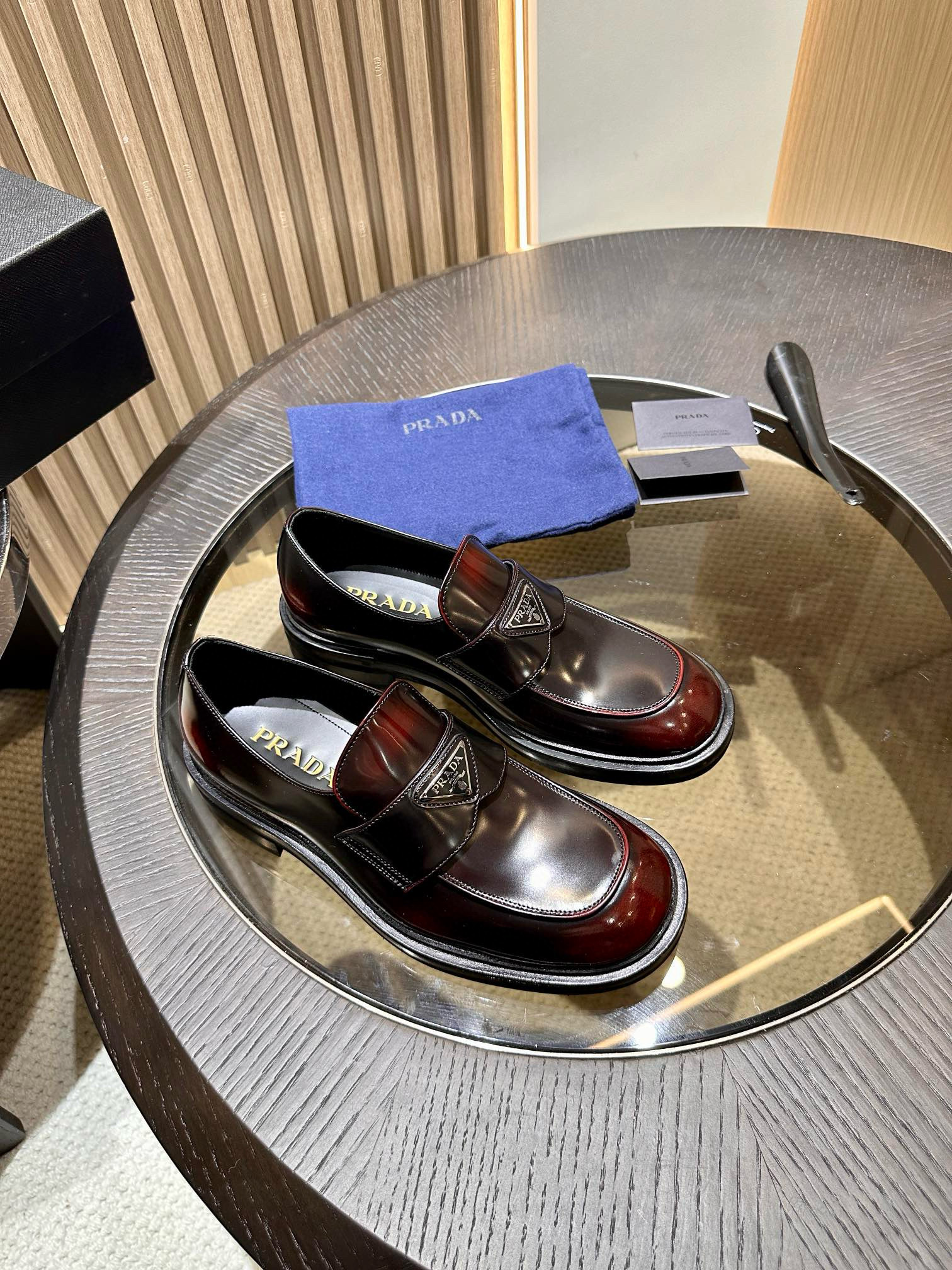 프라다 Prada 로퍼