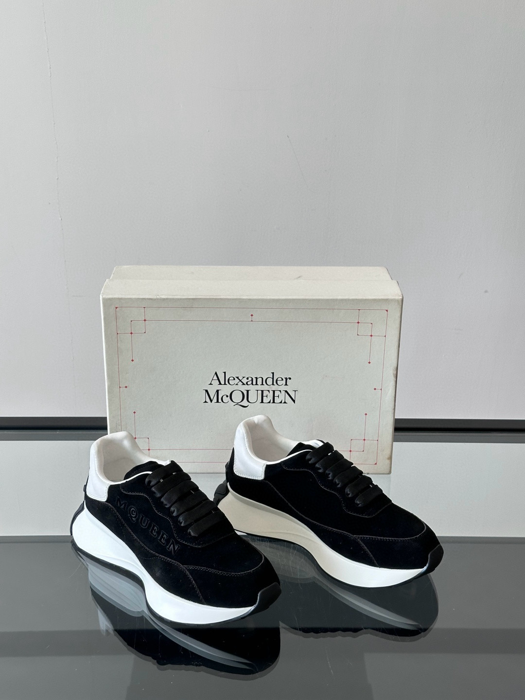Alexander McQueen 스니커즈