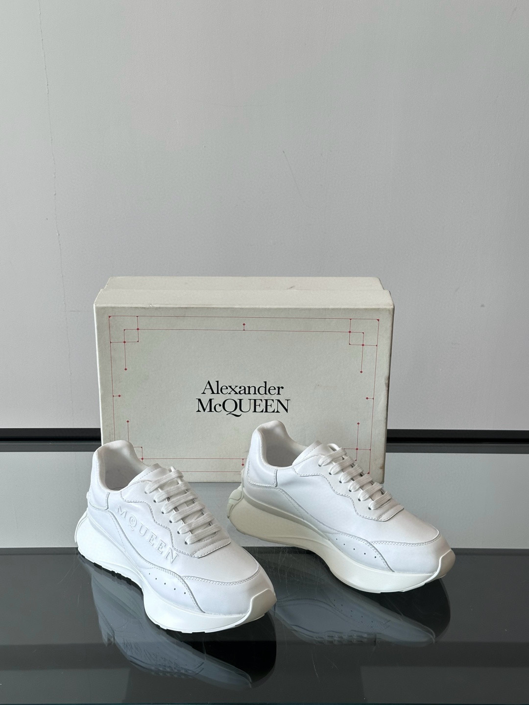 Alexander McQueen 스니커즈
