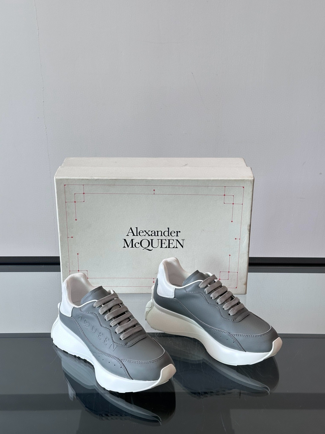 Alexander McQueen 스니커즈