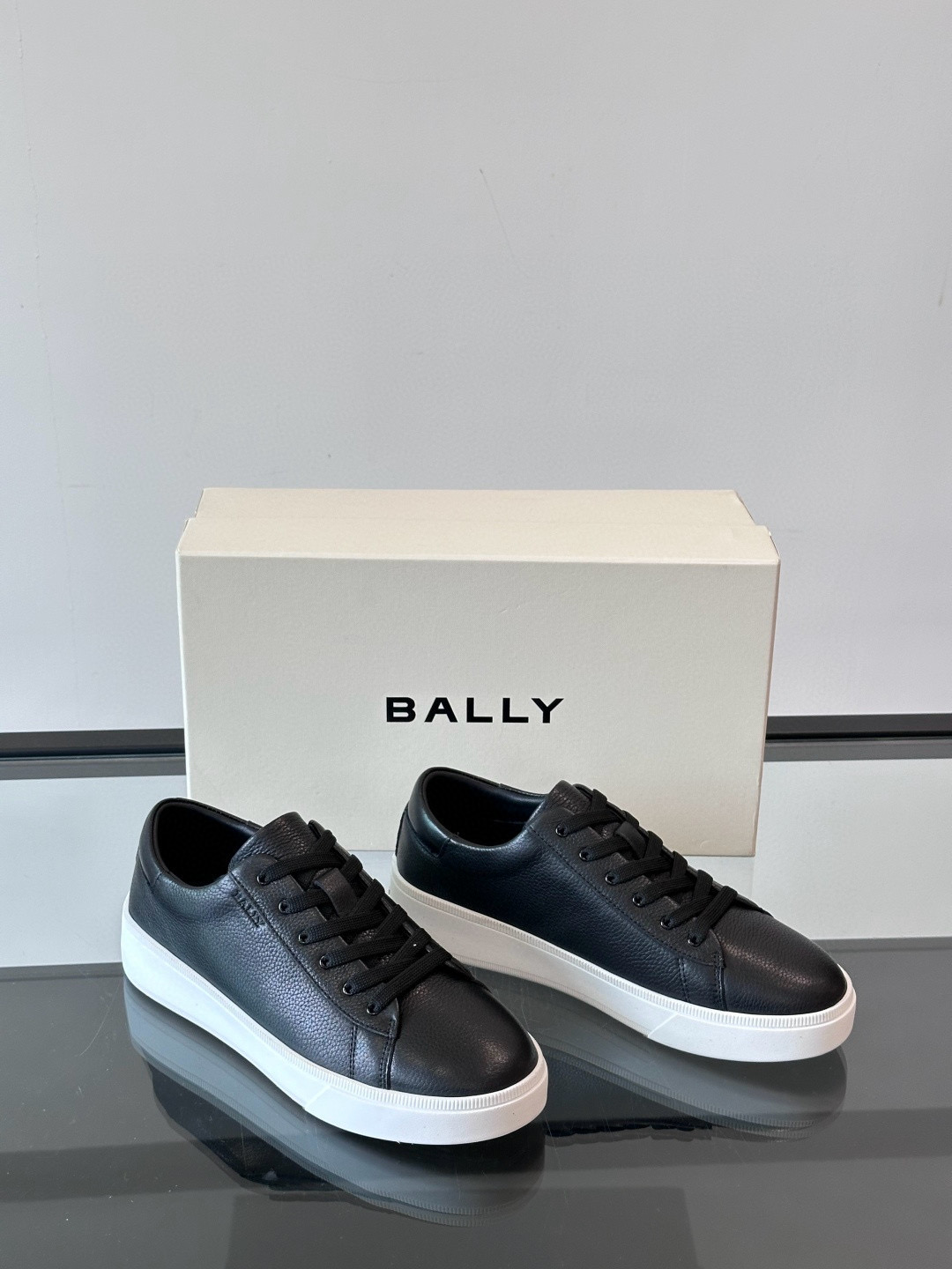 발리 Bally 스니커즈
