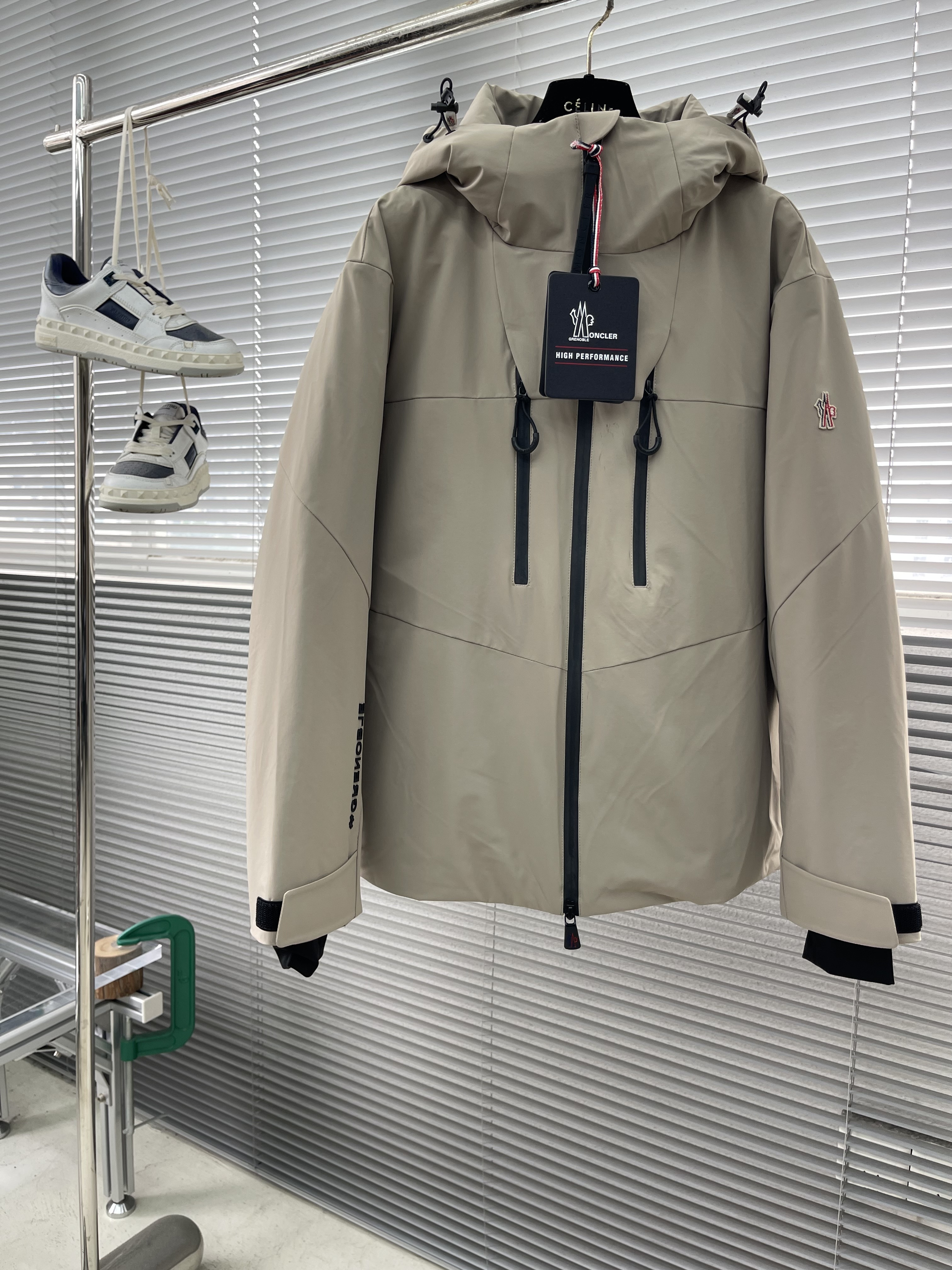 몽클레어 Moncler 다운재킷.
