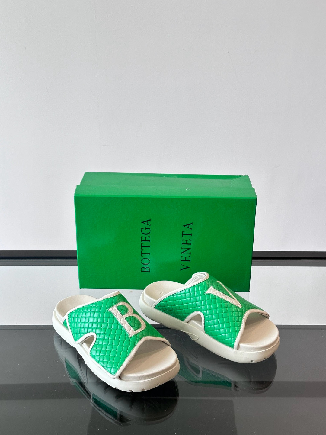 보테가 베네타 Bottega Veneta 슬리퍼