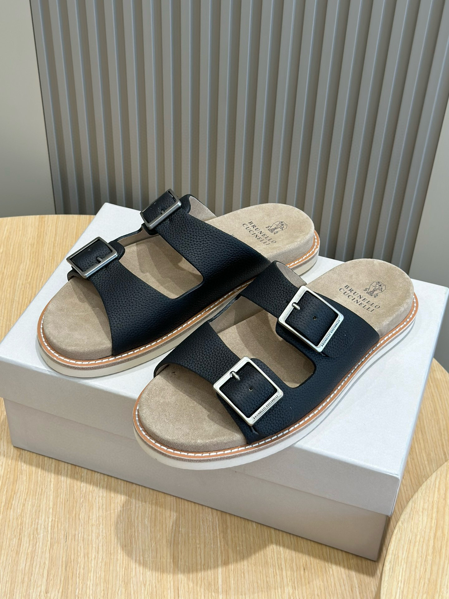 브루넬로 쿠치넬리 Brunello Cucinelli 슬리퍼