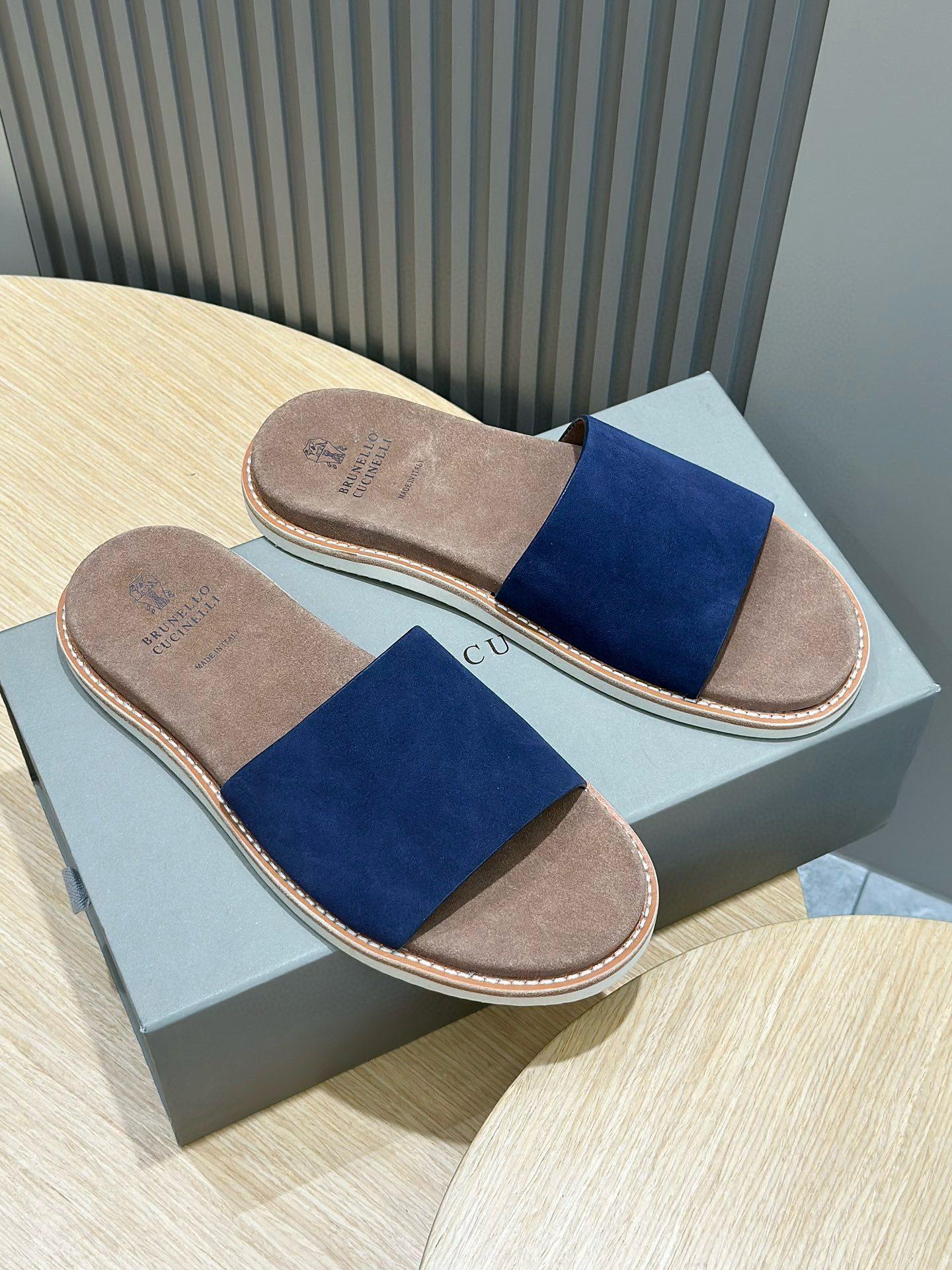 브루넬로 쿠치넬리 Brunello Cucinelli 슬리퍼