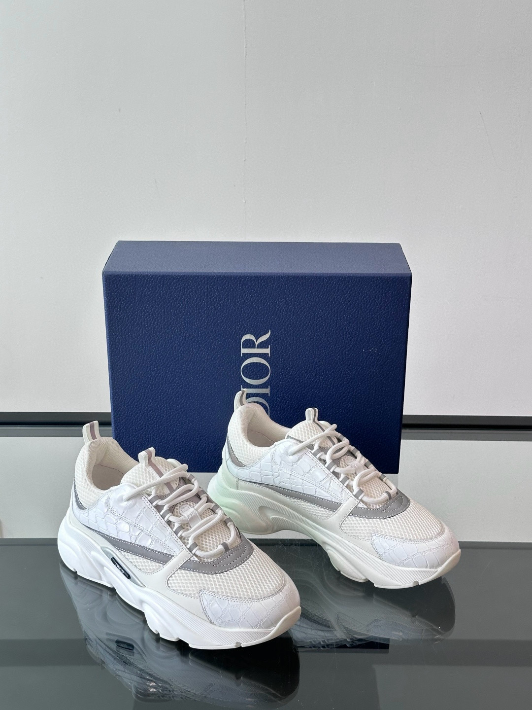 디올 Dior B22 스니커즈