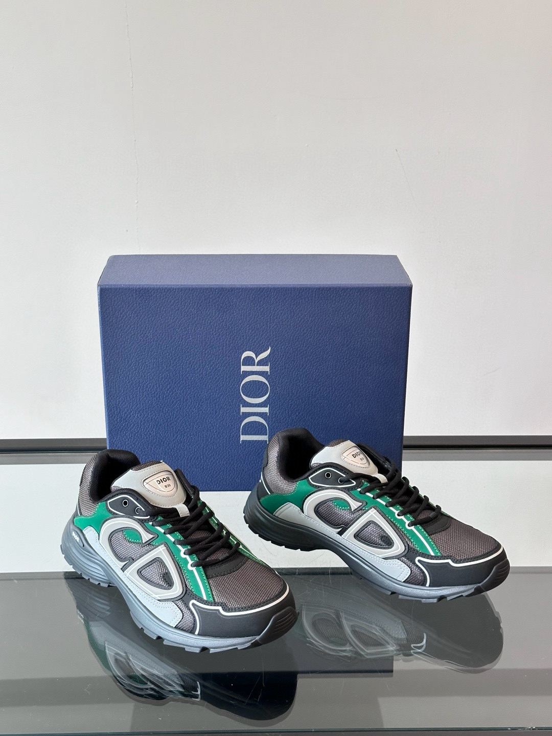 디올 Dior B30 스니커즈