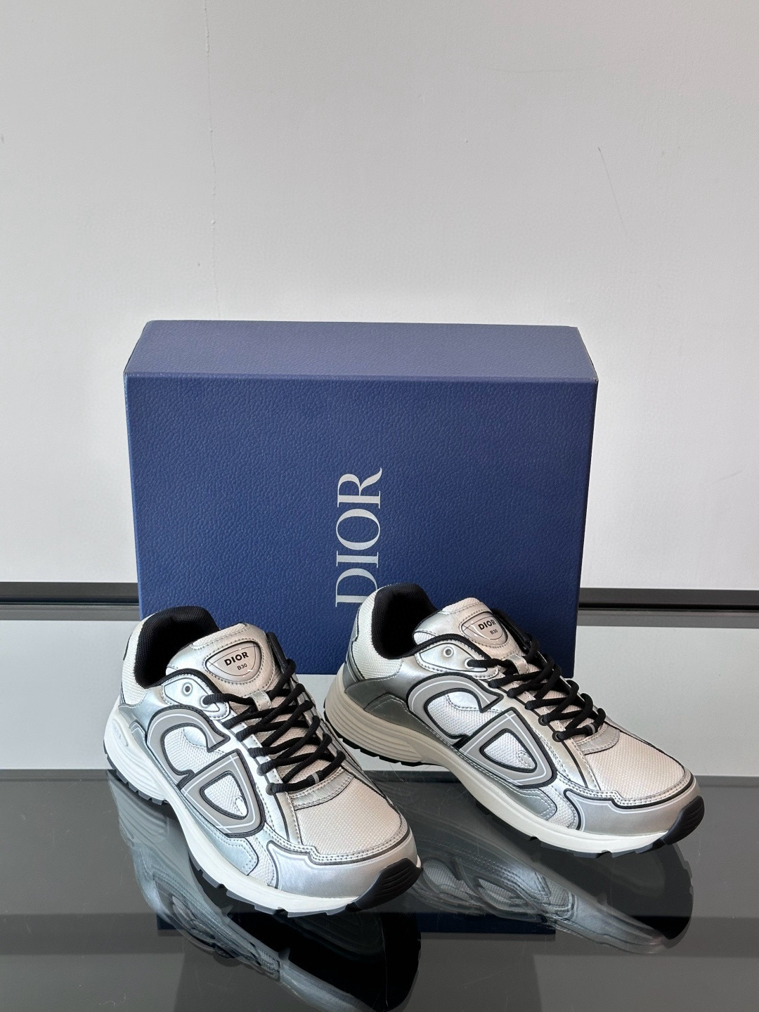 디올 Dior B30 스니커즈