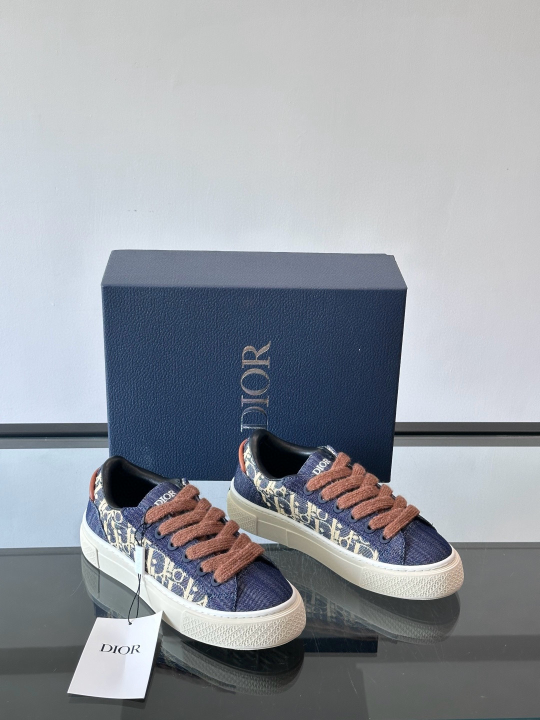 디올 Dior B33 스니커즈