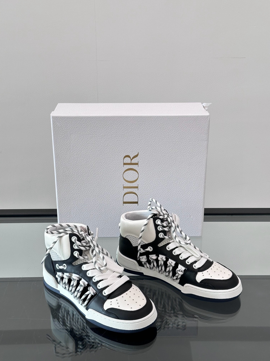 디올 Dior Christian Dior First 스니커즈