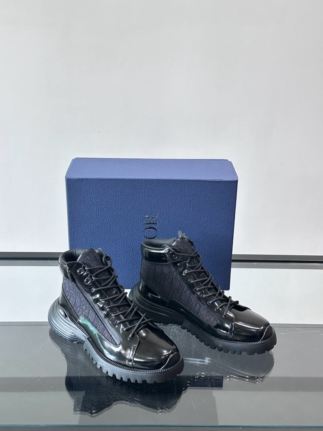 디올 Dior Combat Oblique 스니커즈