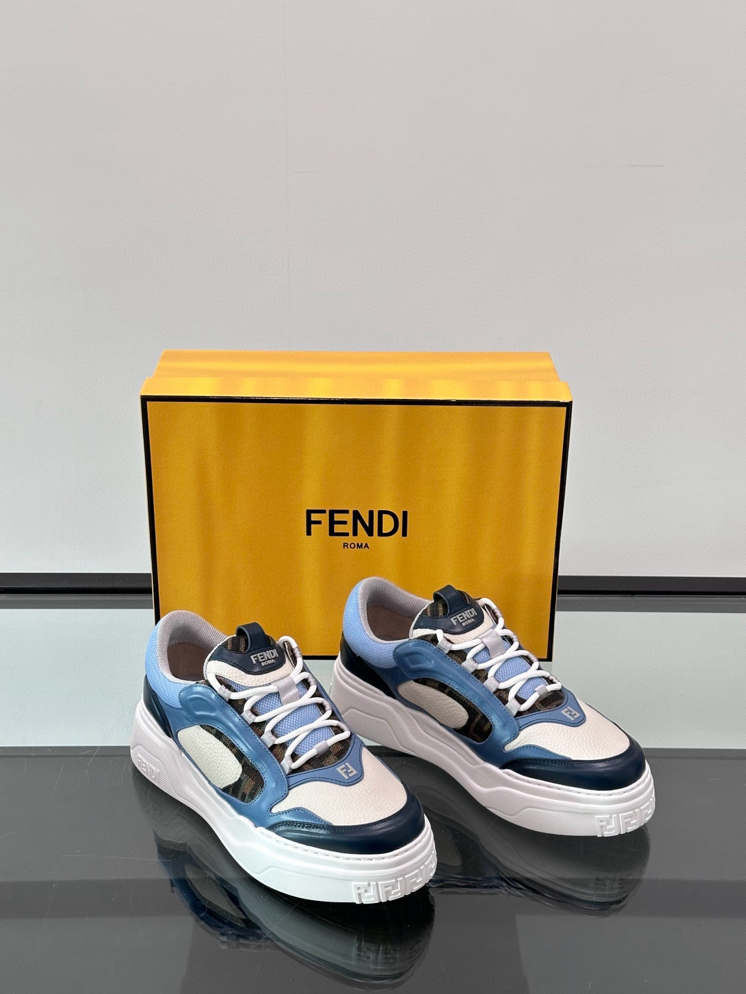 펜디 Fendi 스니커즈