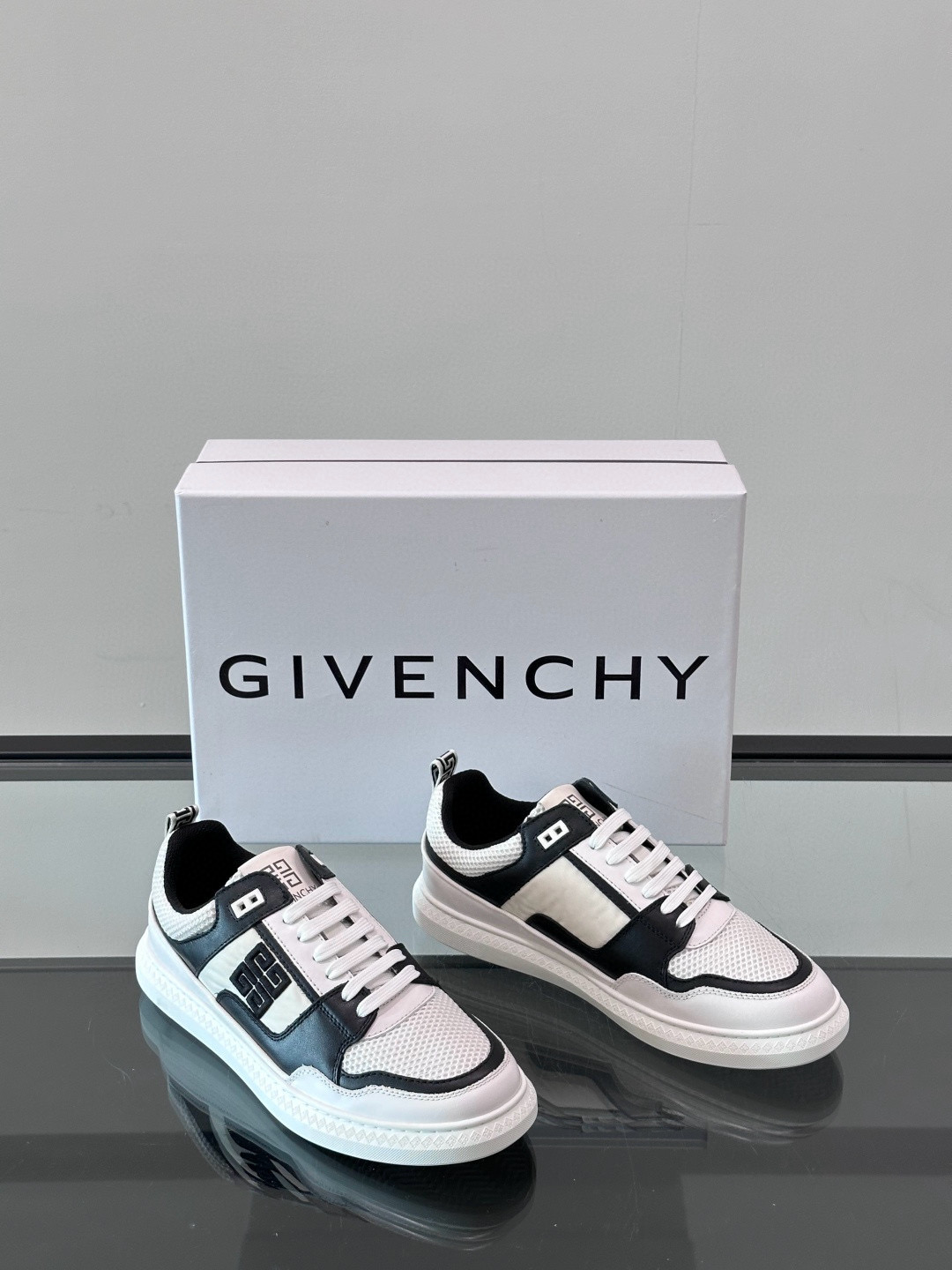 지방시 Givenchy 스니커즈