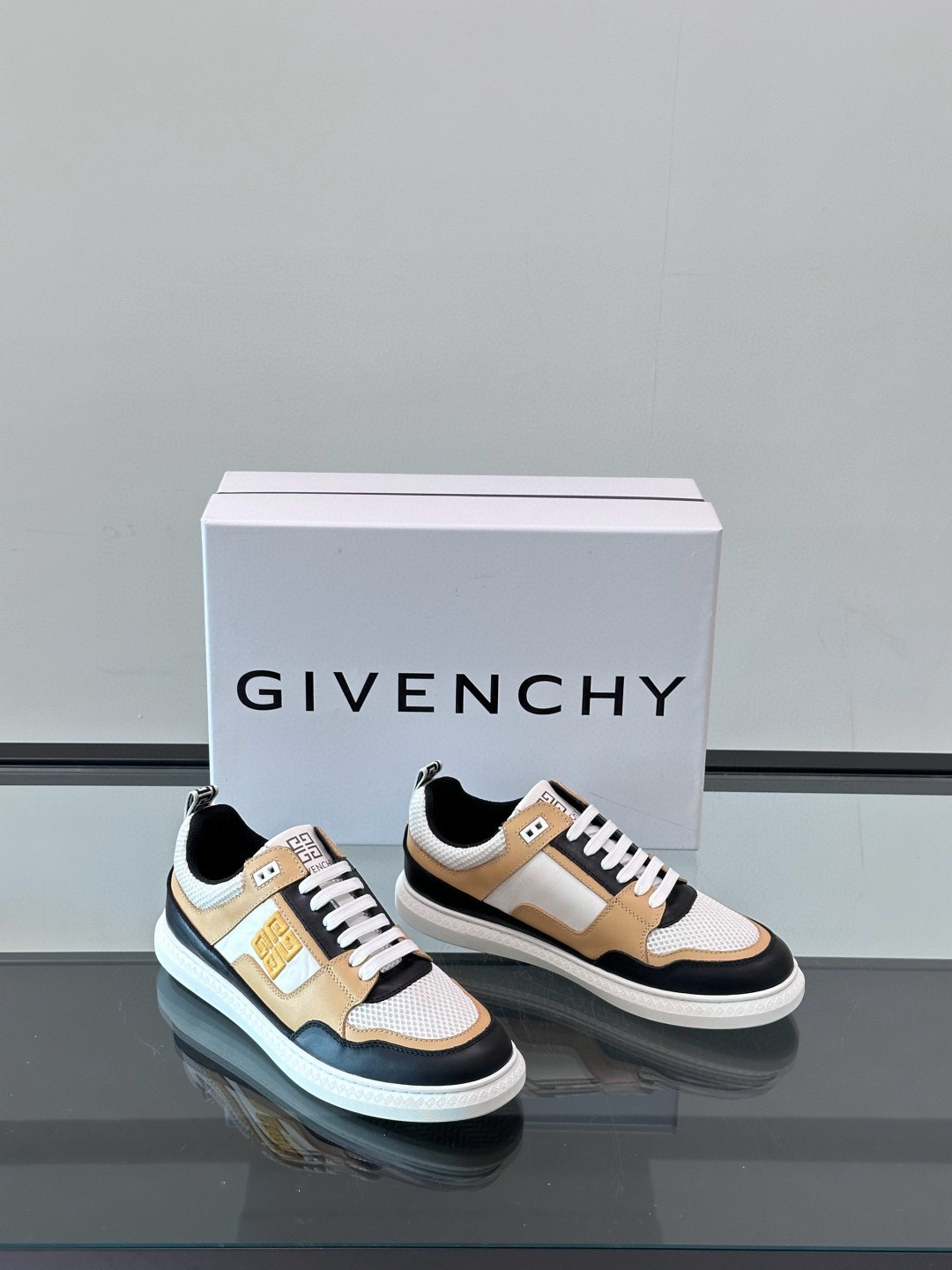 지방시 Givenchy 스니커즈