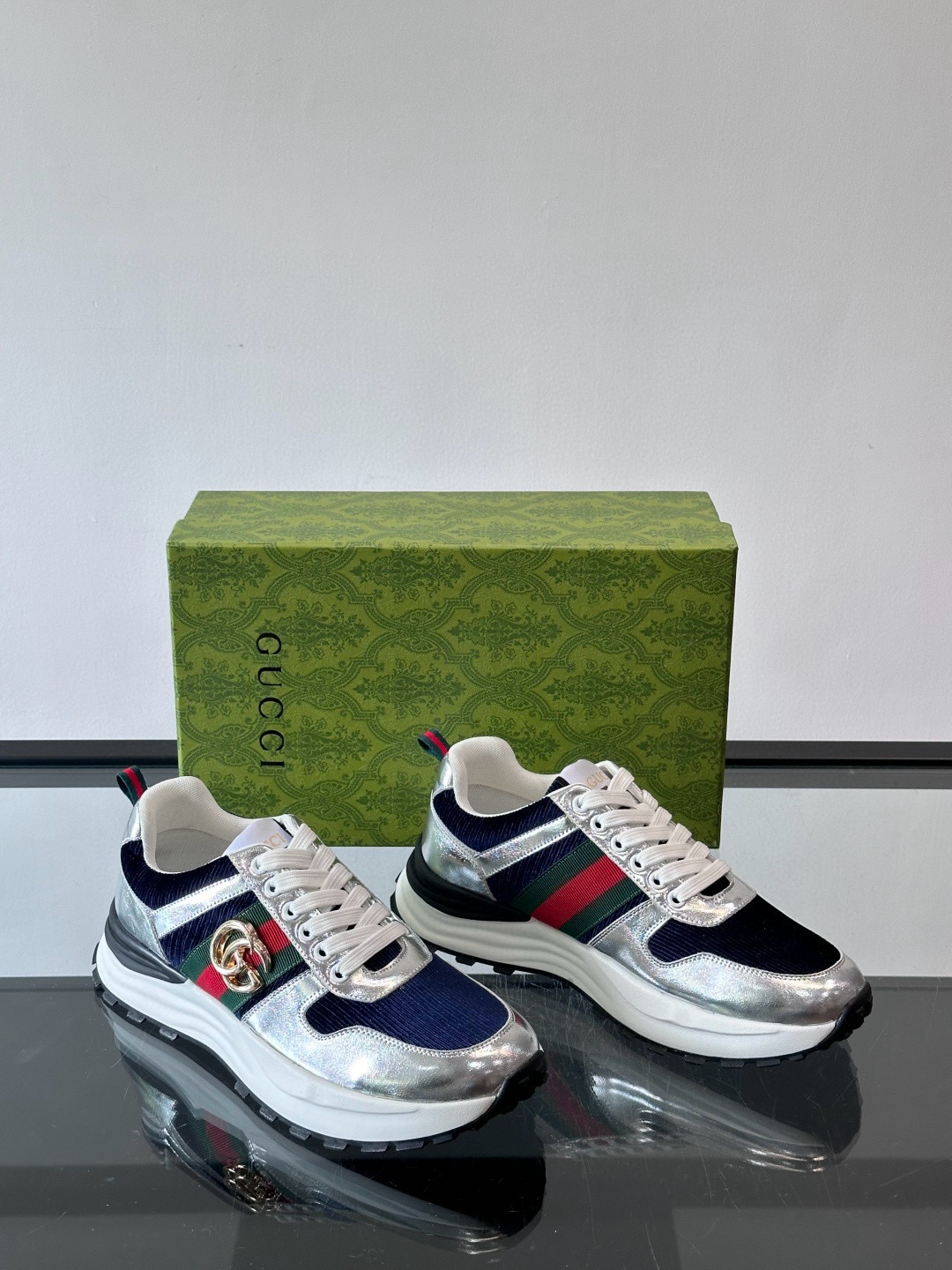 구찌 Gucci Rhyton 스니커즈