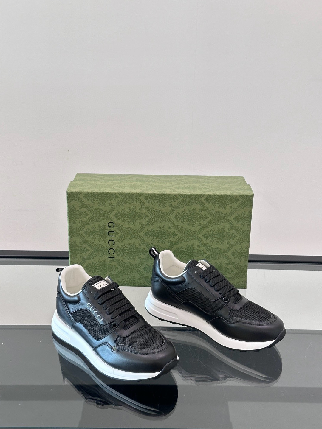 구찌 Gucci 스니커즈