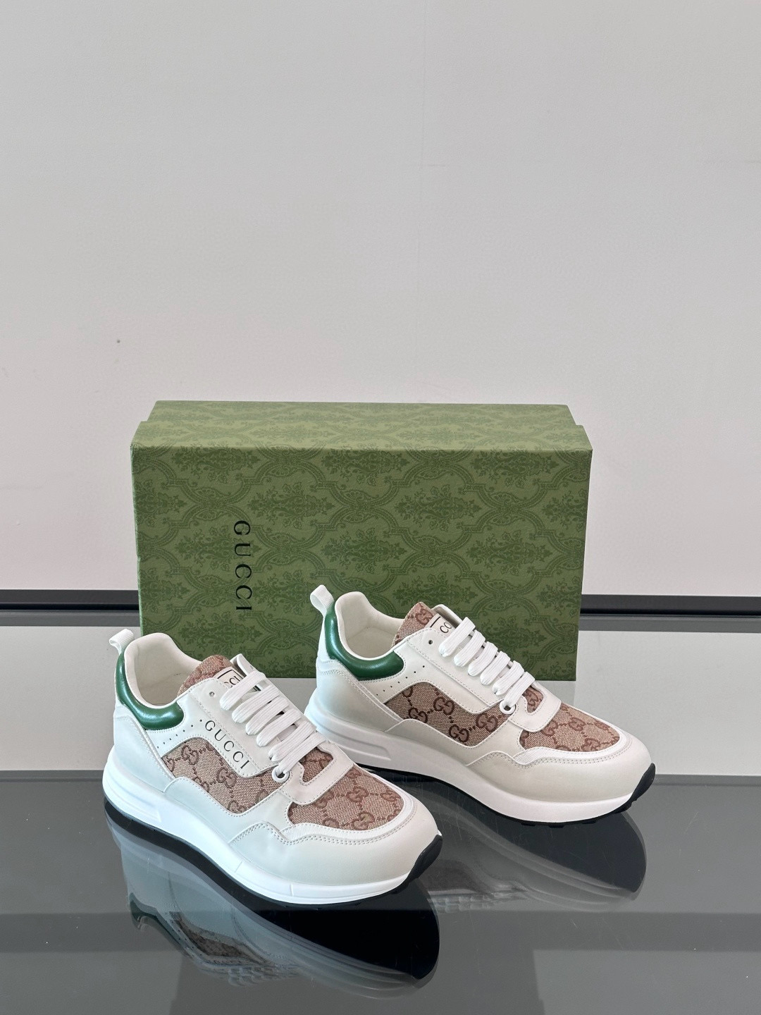 구찌 Gucci 스니커즈