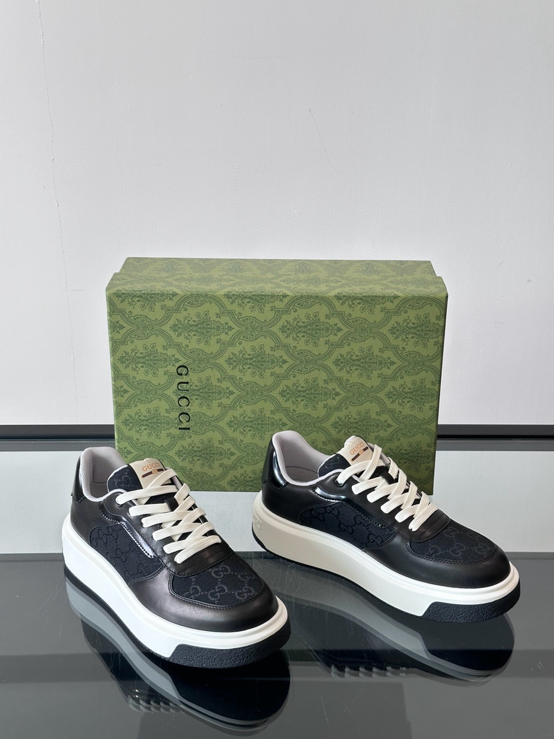 구찌 Gucci 스니커즈