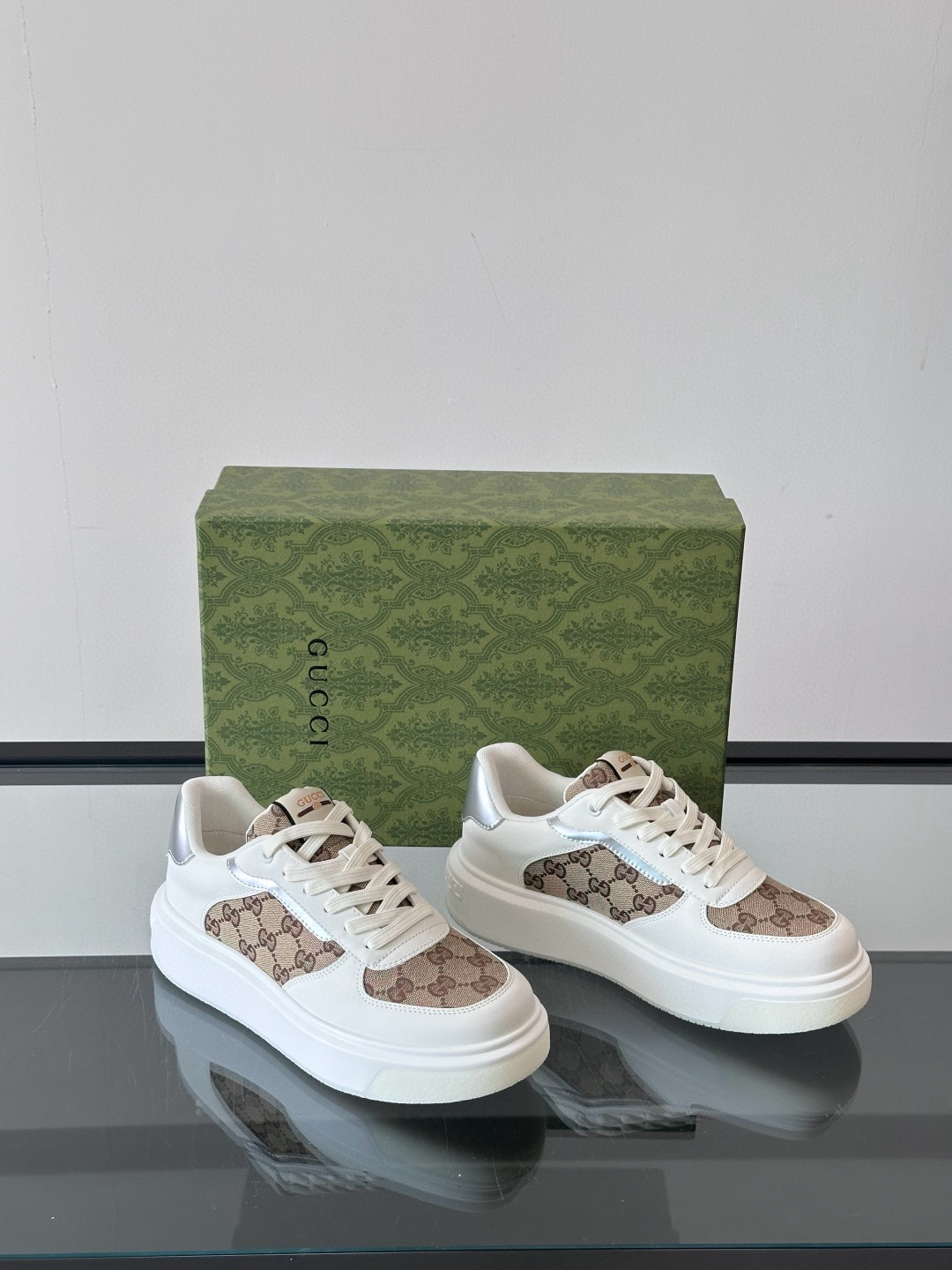 구찌 Gucci 스니커즈