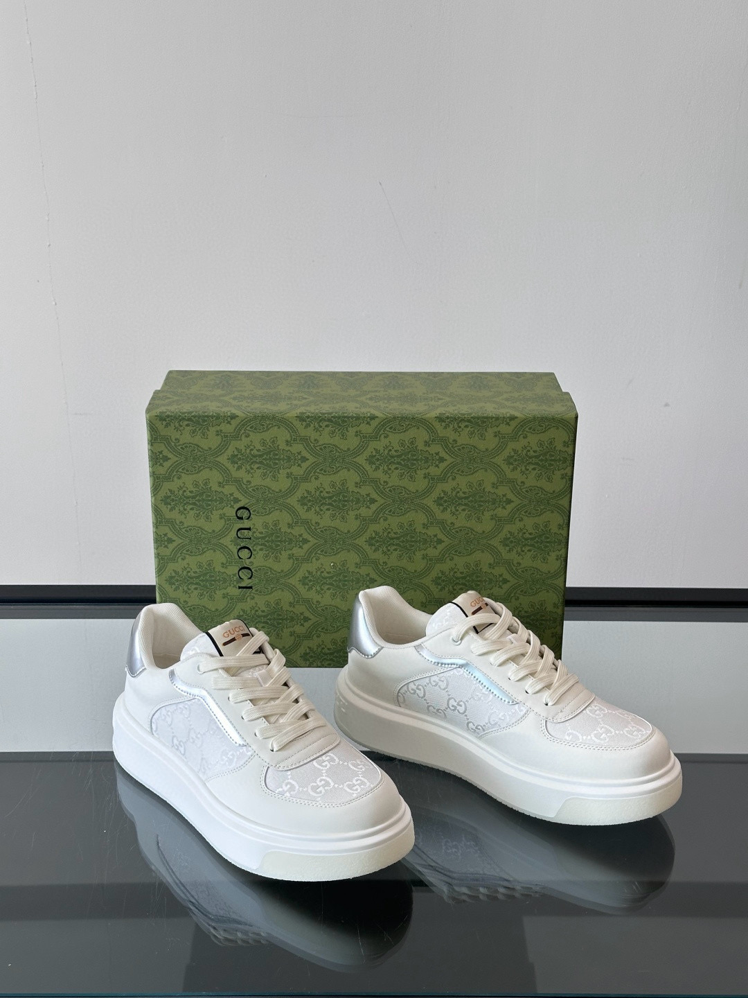 구찌 Gucci 스니커즈