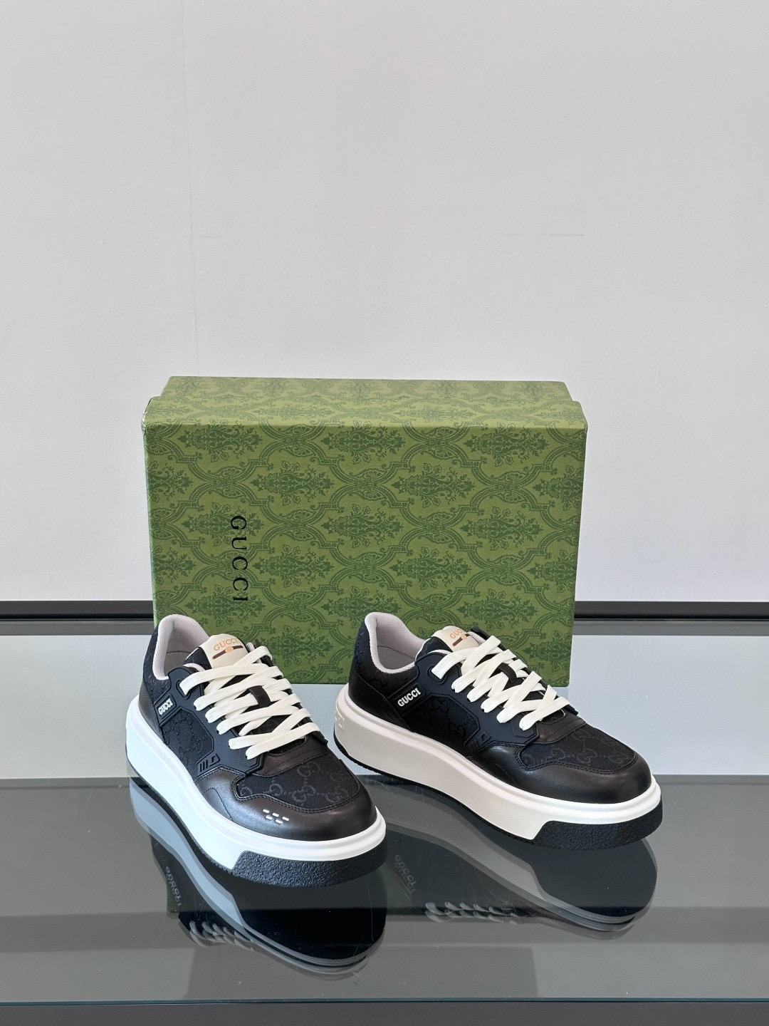 구찌 Gucci 스니커즈