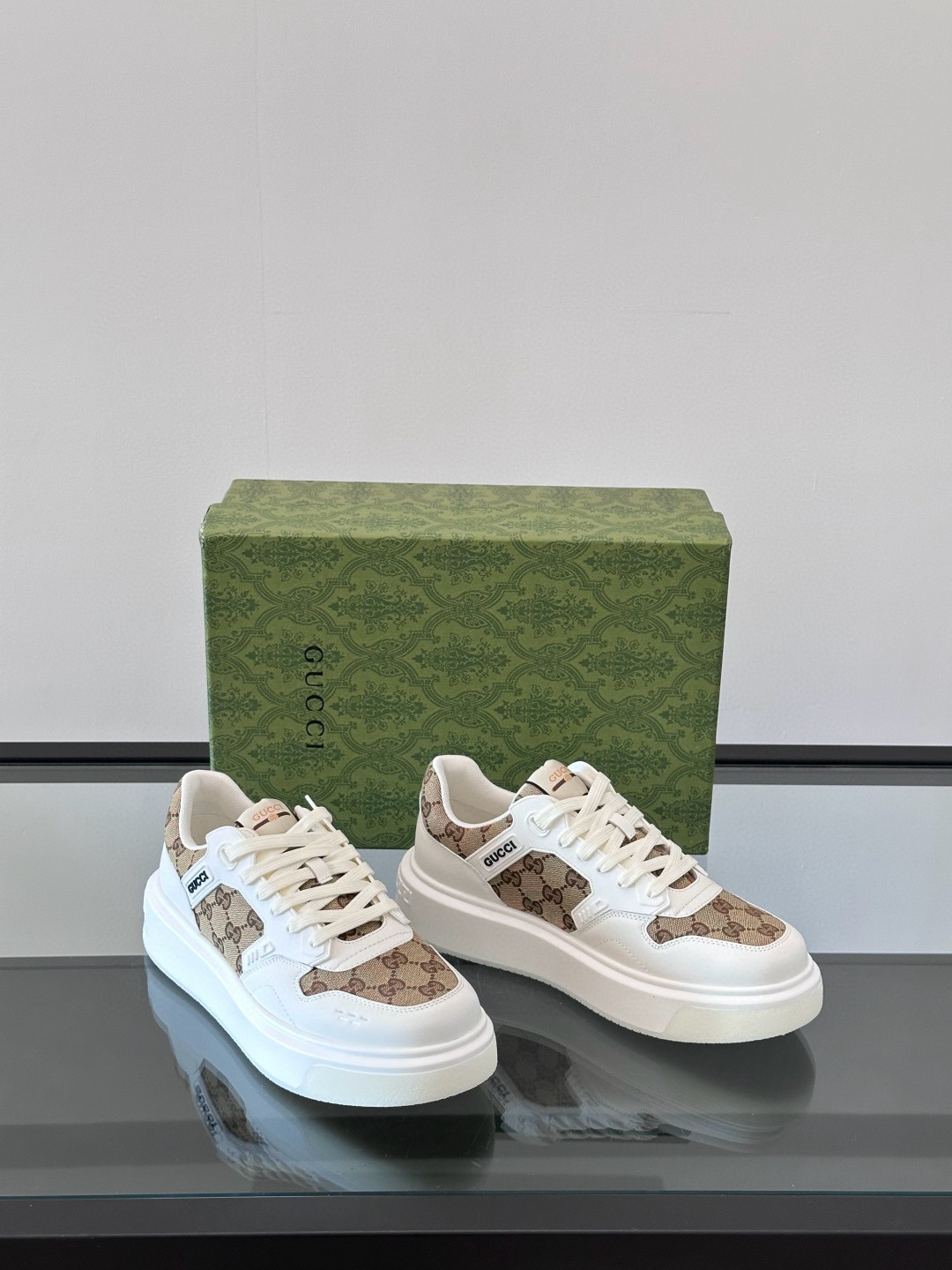 구찌 Gucci 스니커즈