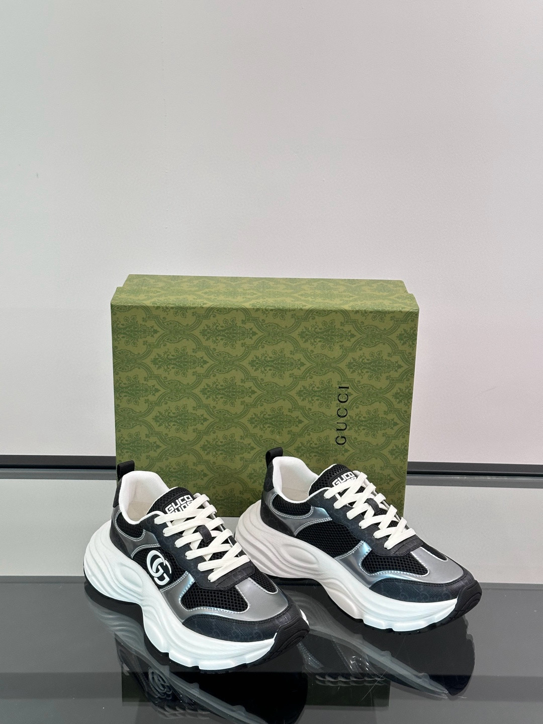 구찌 Gucci 스니커즈